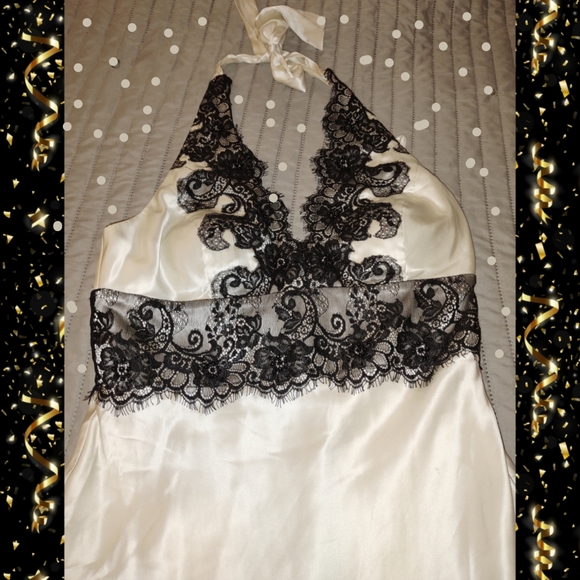 Super cute WHBM satin dress - Picture 2 of 3